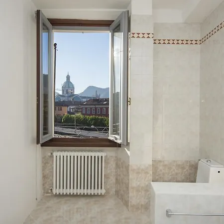 Vista Lago Civico 10 Apartment